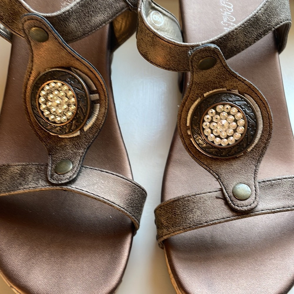 Monogrammed Wedges - Picture 2 of 8
